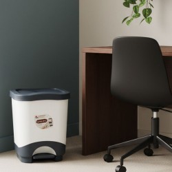 سلة قمامة بدعسة كبير ابيض