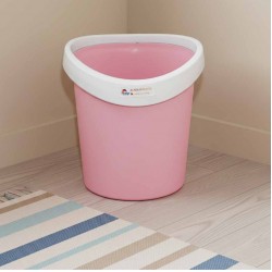 سلة قمامة بدون غطاء وردي